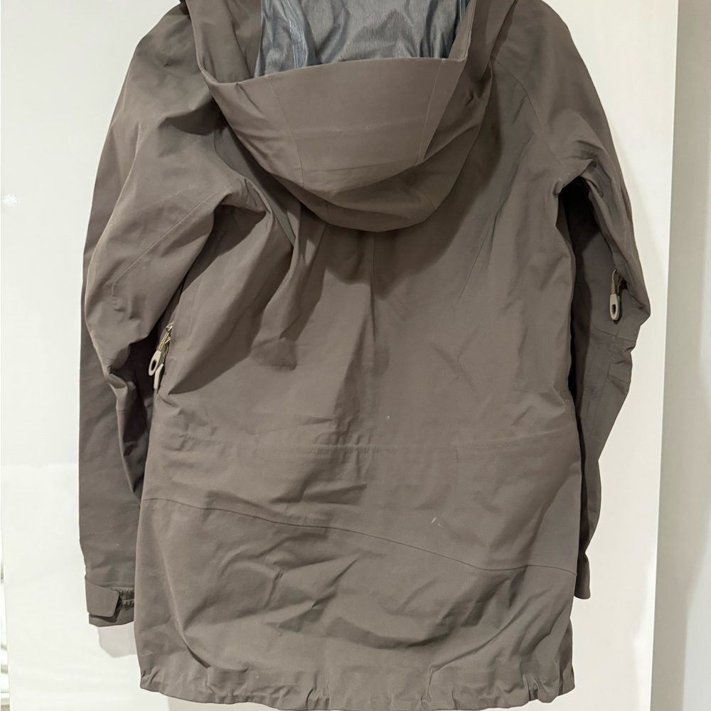 MEC 2L Shell - Picture 2 of 5